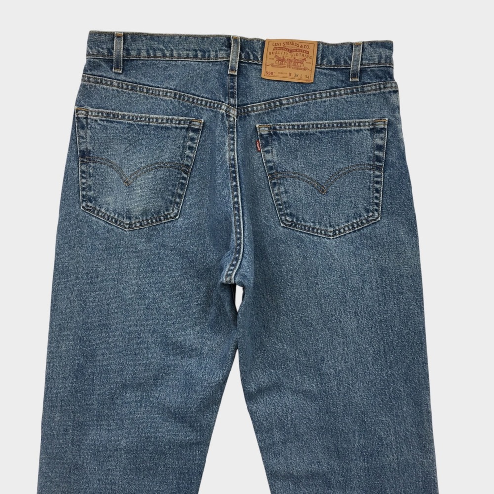 Vintage 90s Levis 550 Relaxed Fit Jeans Mens 38x34 Blue Denim Made in USA Taper
